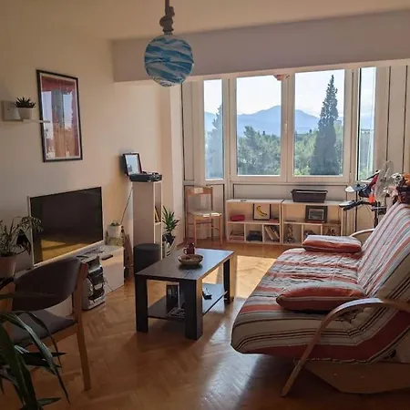 Apartment Artsy Downtown Podgorica